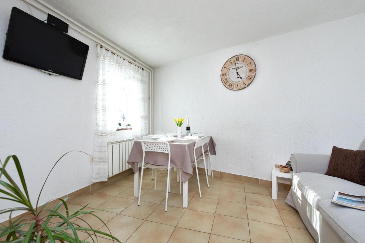 Apartman Umpa Omisalj Luaran gambar